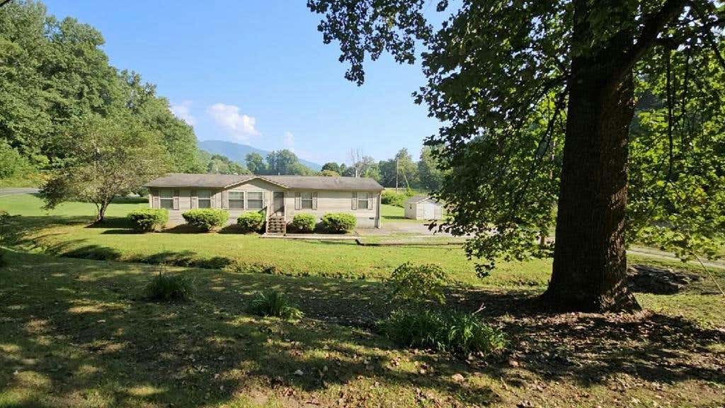 130 W DEEP CREEK RD, BRYSON CITY, NC 28713, photo 1 of 16