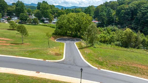 9 SCENIC RIDGE CIR, FRANKLIN, NC 28734, photo 2 of 8