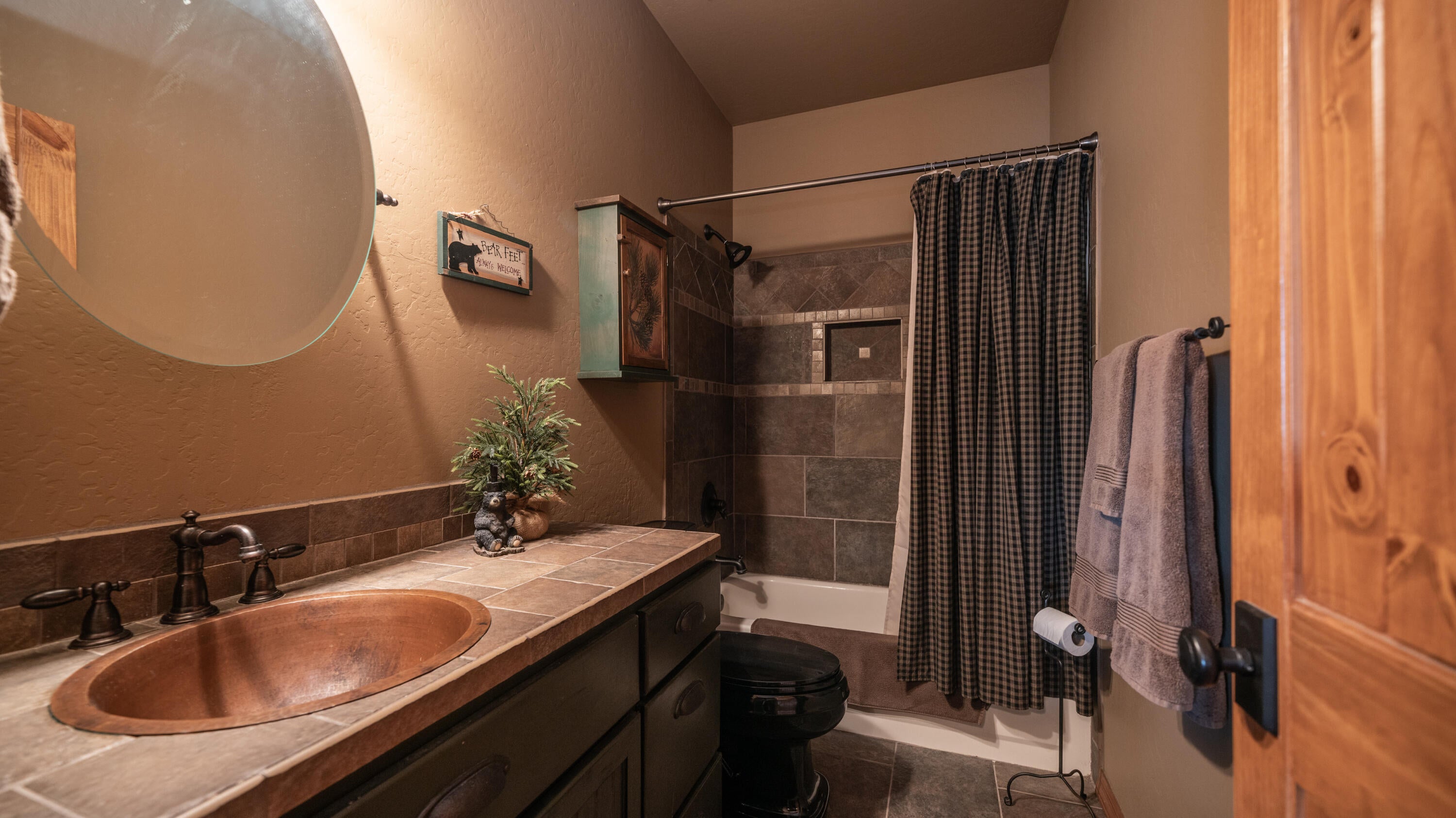 Happy Jack, Arizona, 86024, United States, 3 Bedrooms Bedrooms, ,4 BathroomsBathrooms,Residential,Active,1953025