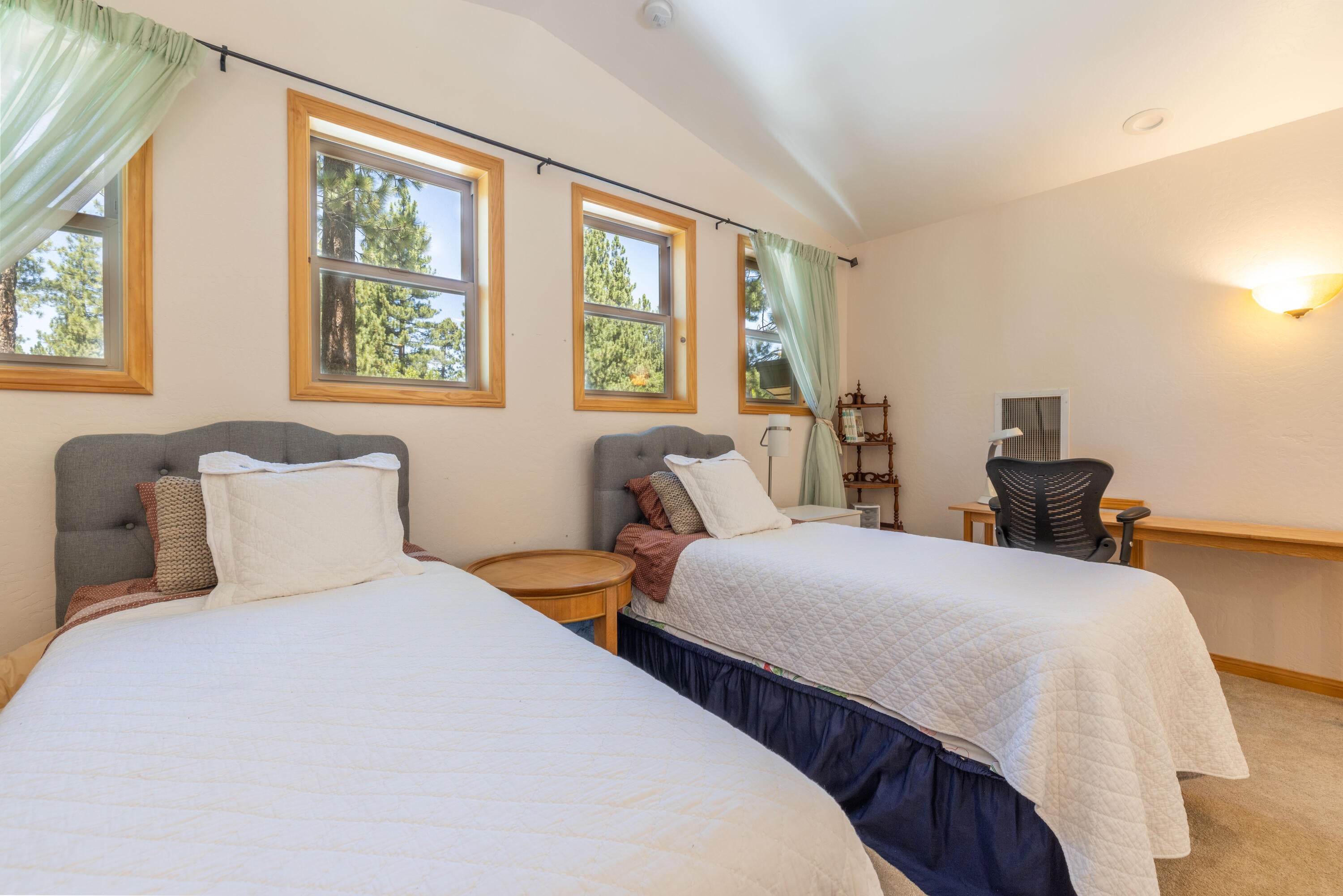 Big Bear Lake, California, 92315, United States, 3 Bedrooms Bedrooms, ,3 BathroomsBathrooms,Residential,Active,1922496