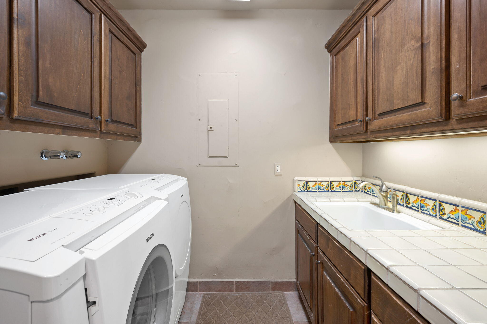 Palm Desert, California, 92260, United States, 6 Bedrooms Bedrooms, ,6 BathroomsBathrooms,Residential,Active,1990022