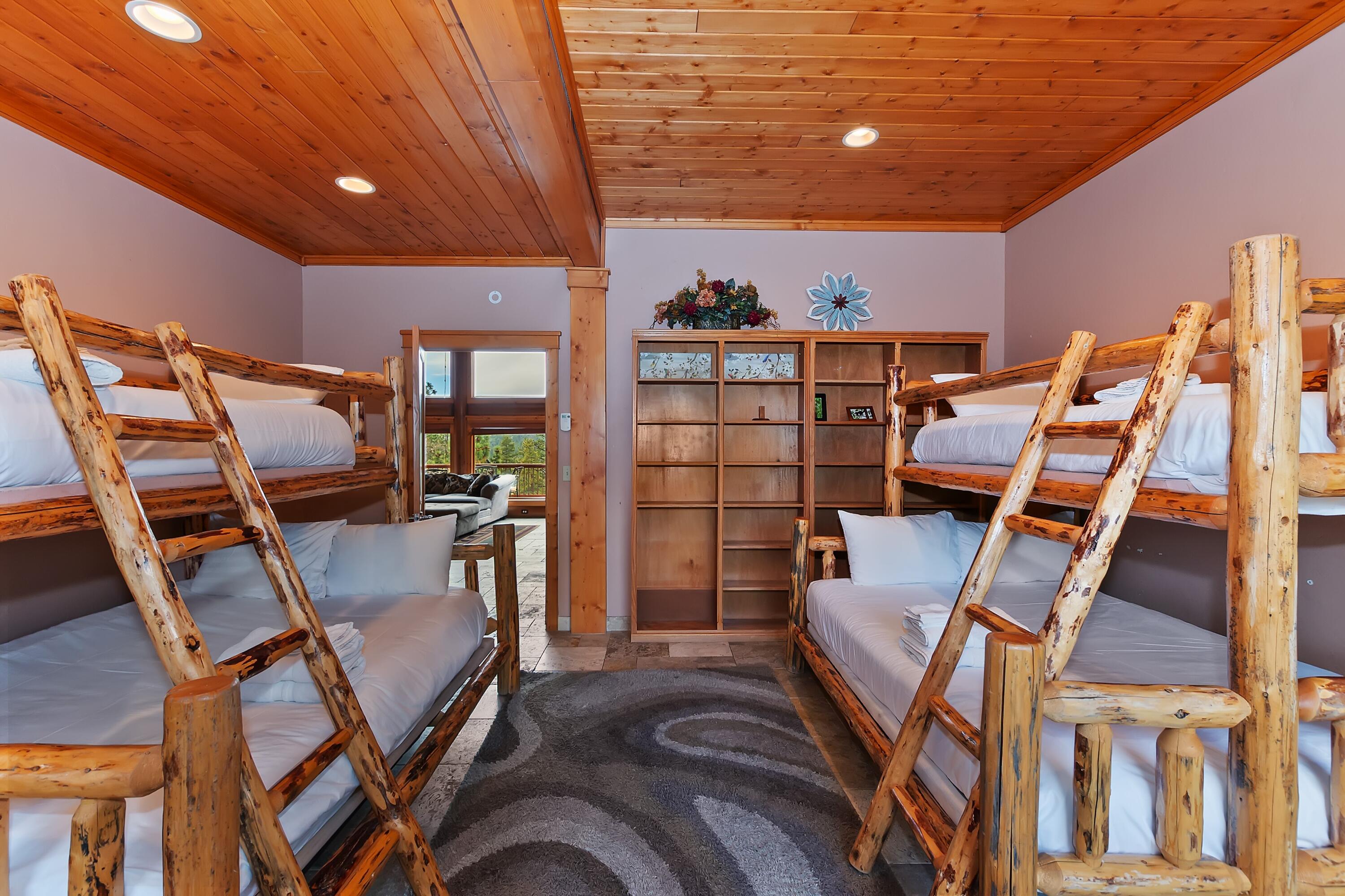 Big Bear Lake, California, 92315, United States, ,4 BathroomsBathrooms,Residential,Active,1798030