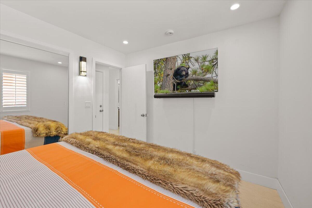 Big Bear Lake, California, 92315, United States, 2 Bedrooms Bedrooms, ,2 BathroomsBathrooms,Residential,Active,2032884