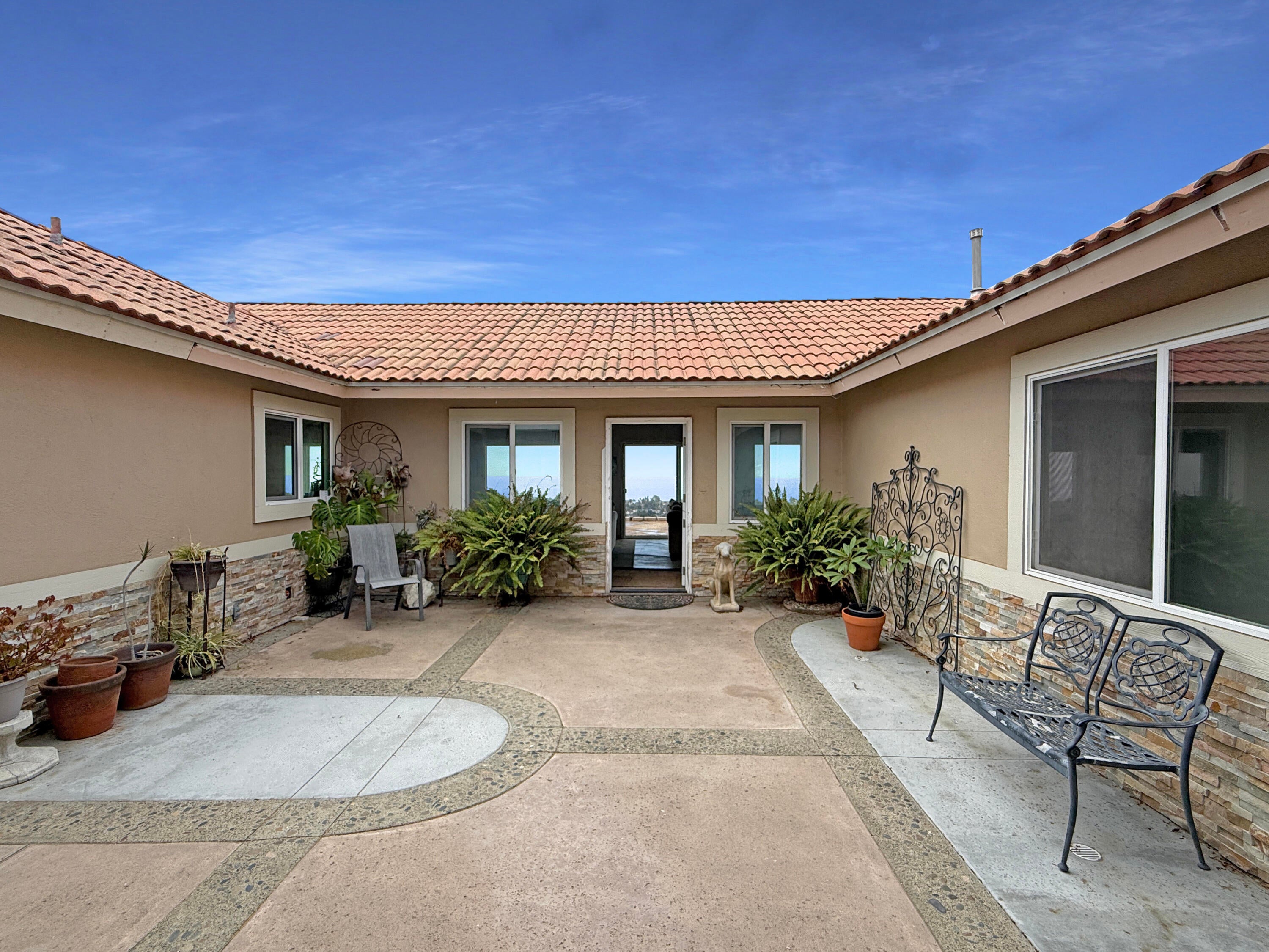 San Clemente, California, 92673, United States, 4 Bedrooms Bedrooms, ,3 BathroomsBathrooms,Residential,Active,1929466