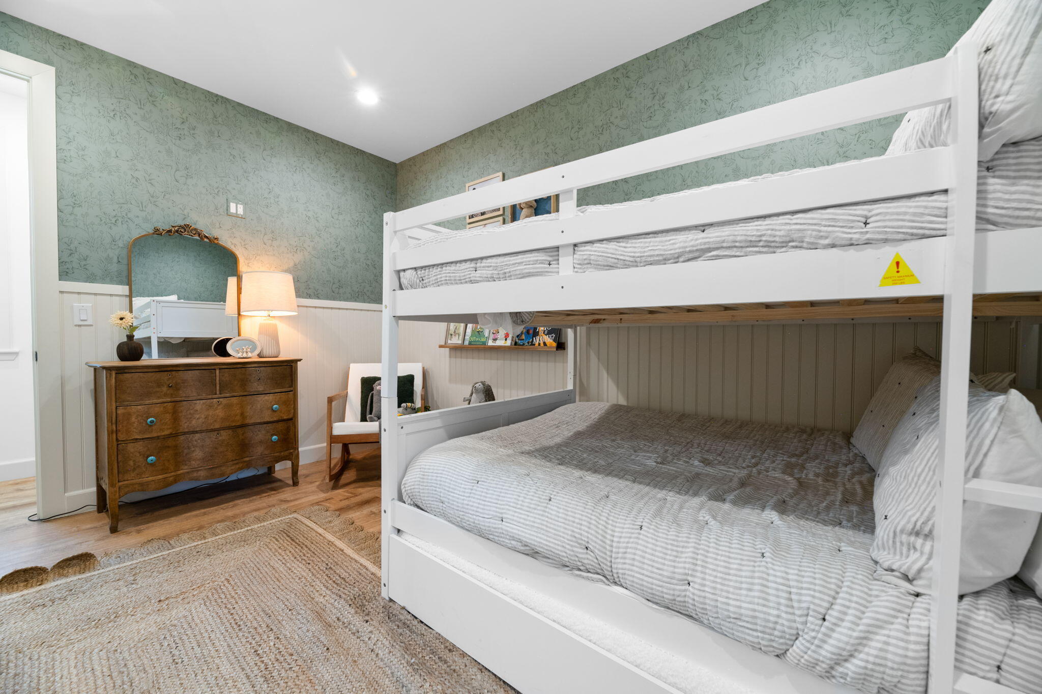 Big Bear Lake, California, 92315, United States, ,4 BathroomsBathrooms,Residential,Active,1841332