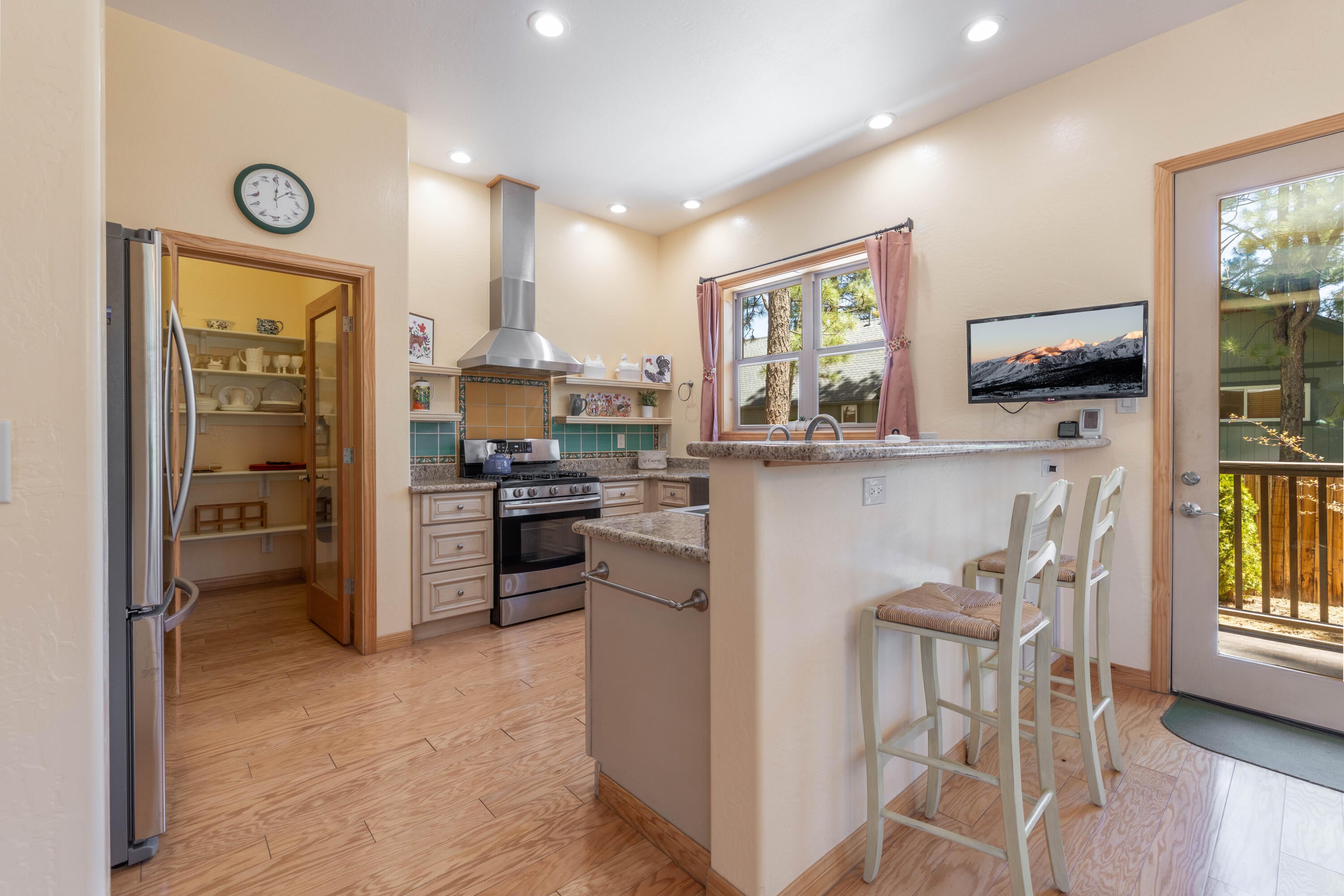 Big Bear Lake, California, 92315, United States, 3 Bedrooms Bedrooms, ,3 BathroomsBathrooms,Residential,Active,1922496