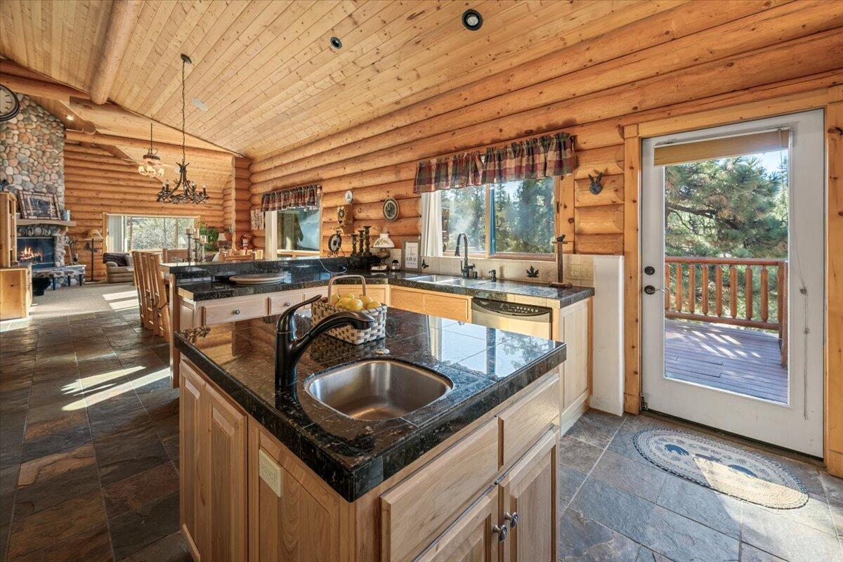 Big Bear Lake, California, 92315, United States, 4 Bedrooms Bedrooms, ,5 BathroomsBathrooms,Residential,Active,2010545