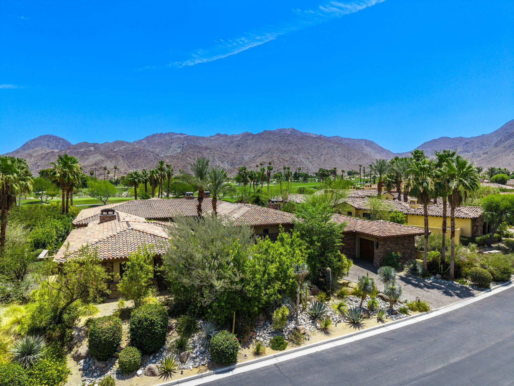 Palm Desert, California, 92260, United States, 4 Bedrooms Bedrooms, ,5 BathroomsBathrooms,Residential,Active,1884877