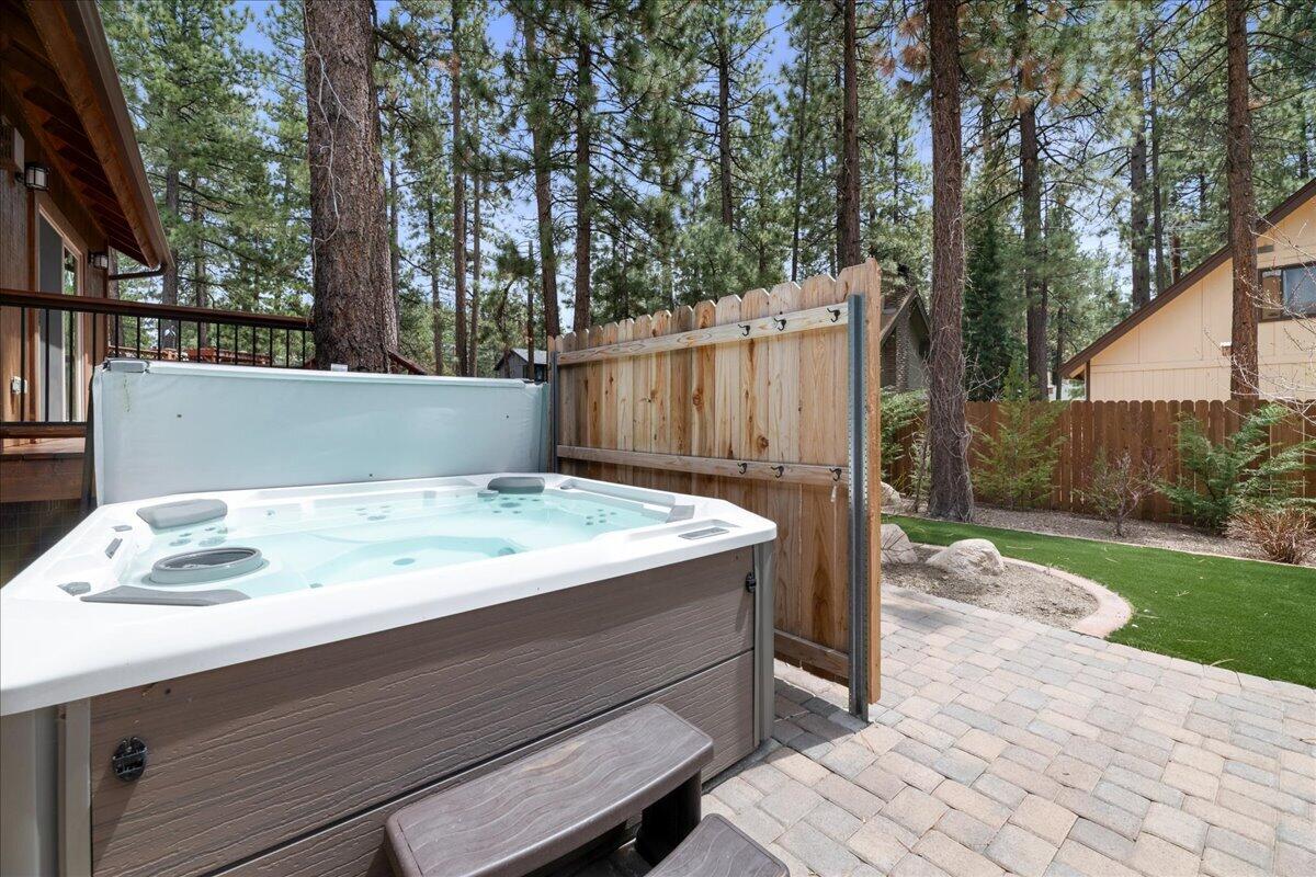 Big Bear Lake, California, 92315, United States, 3 Bedrooms Bedrooms, ,4 BathroomsBathrooms,Residential,Active,1961919