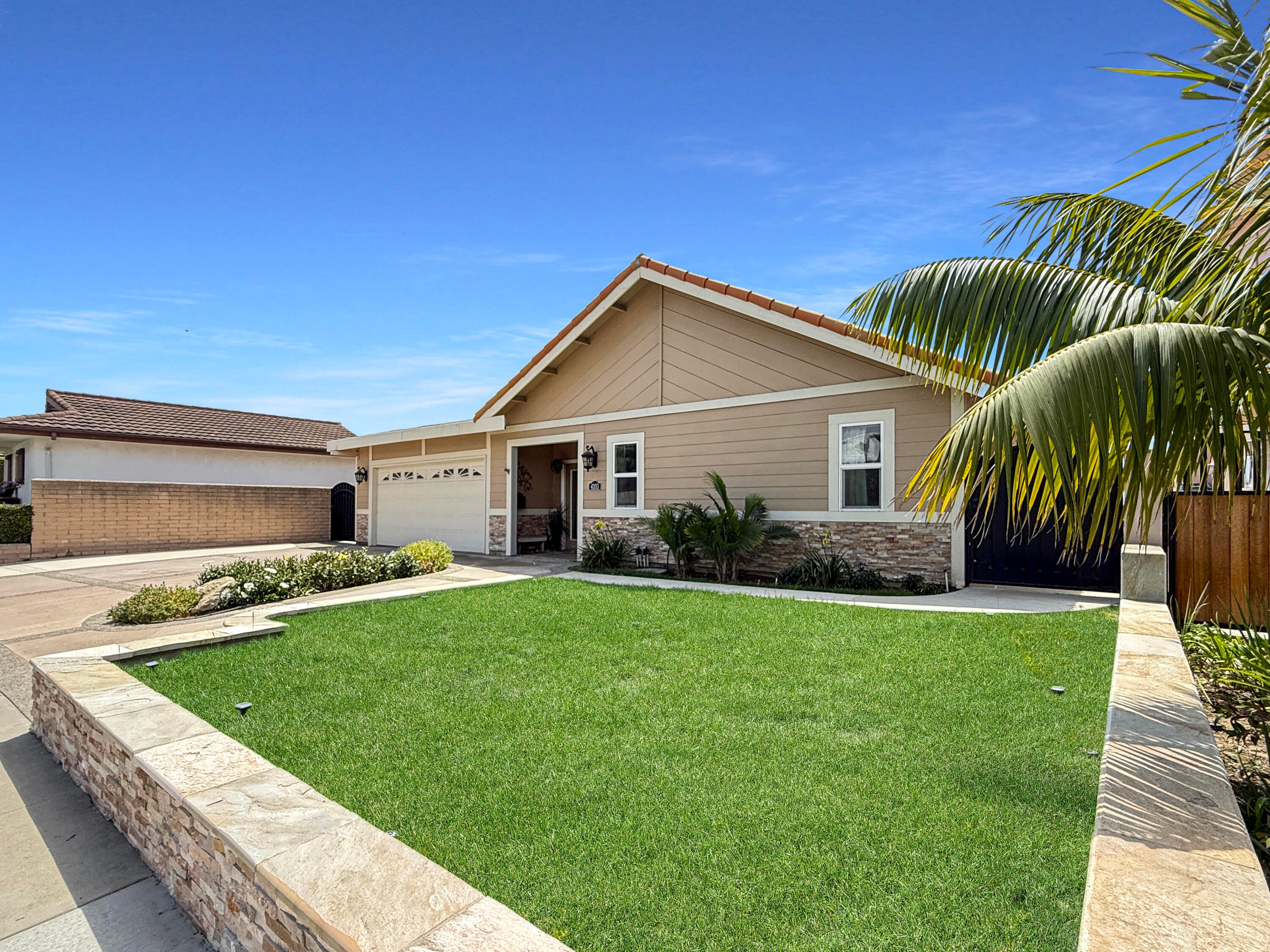 San Clemente, California, 92673, United States, 4 Bedrooms Bedrooms, ,3 BathroomsBathrooms,Residential,Active,1929466