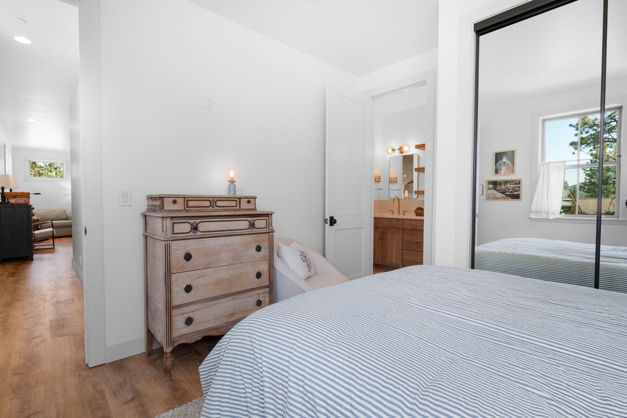 Big Bear Lake, California, 92315, United States, ,4 BathroomsBathrooms,Residential,Active,1841332