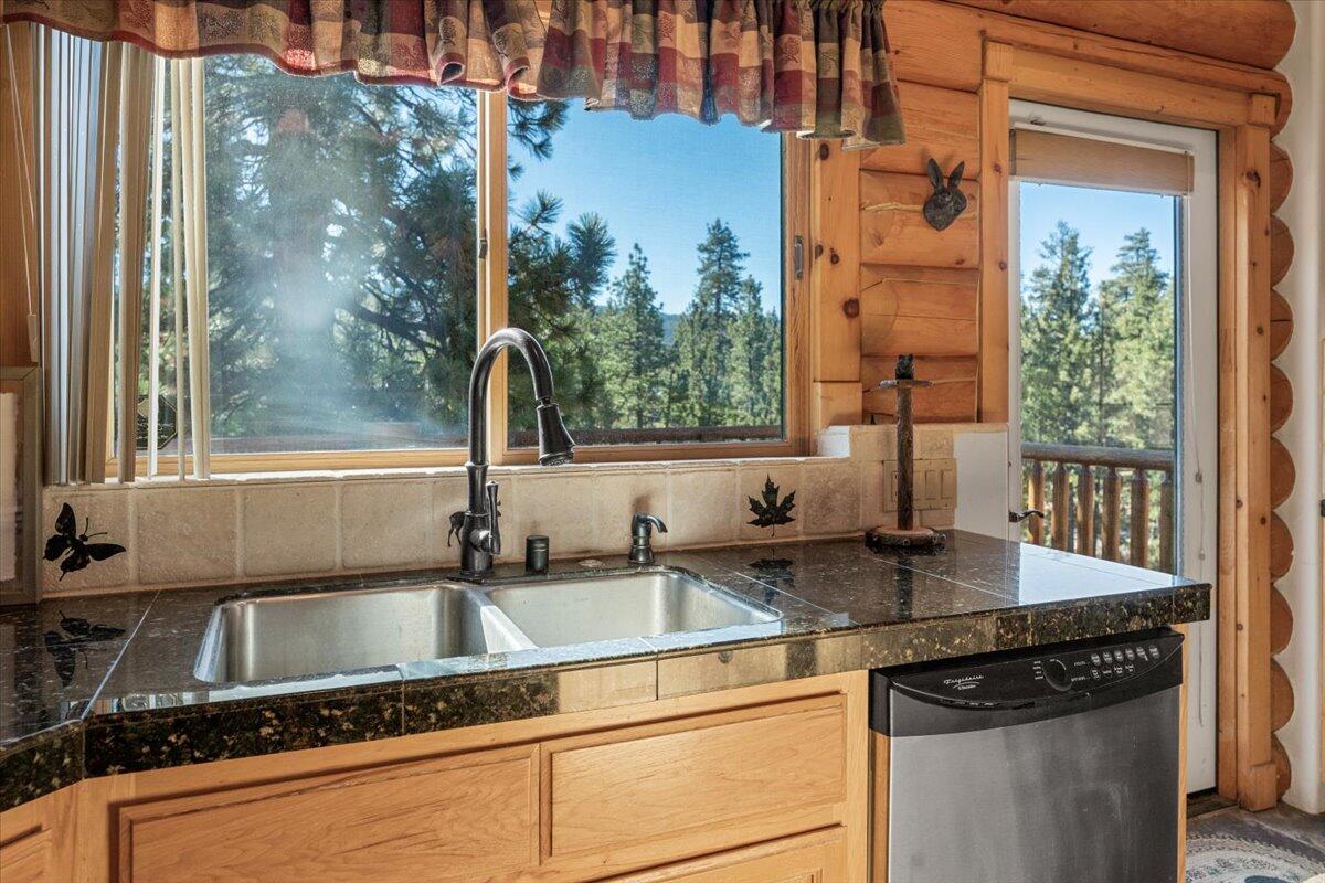 Big Bear Lake, California, 92315, United States, 4 Bedrooms Bedrooms, ,5 BathroomsBathrooms,Residential,Active,2010545