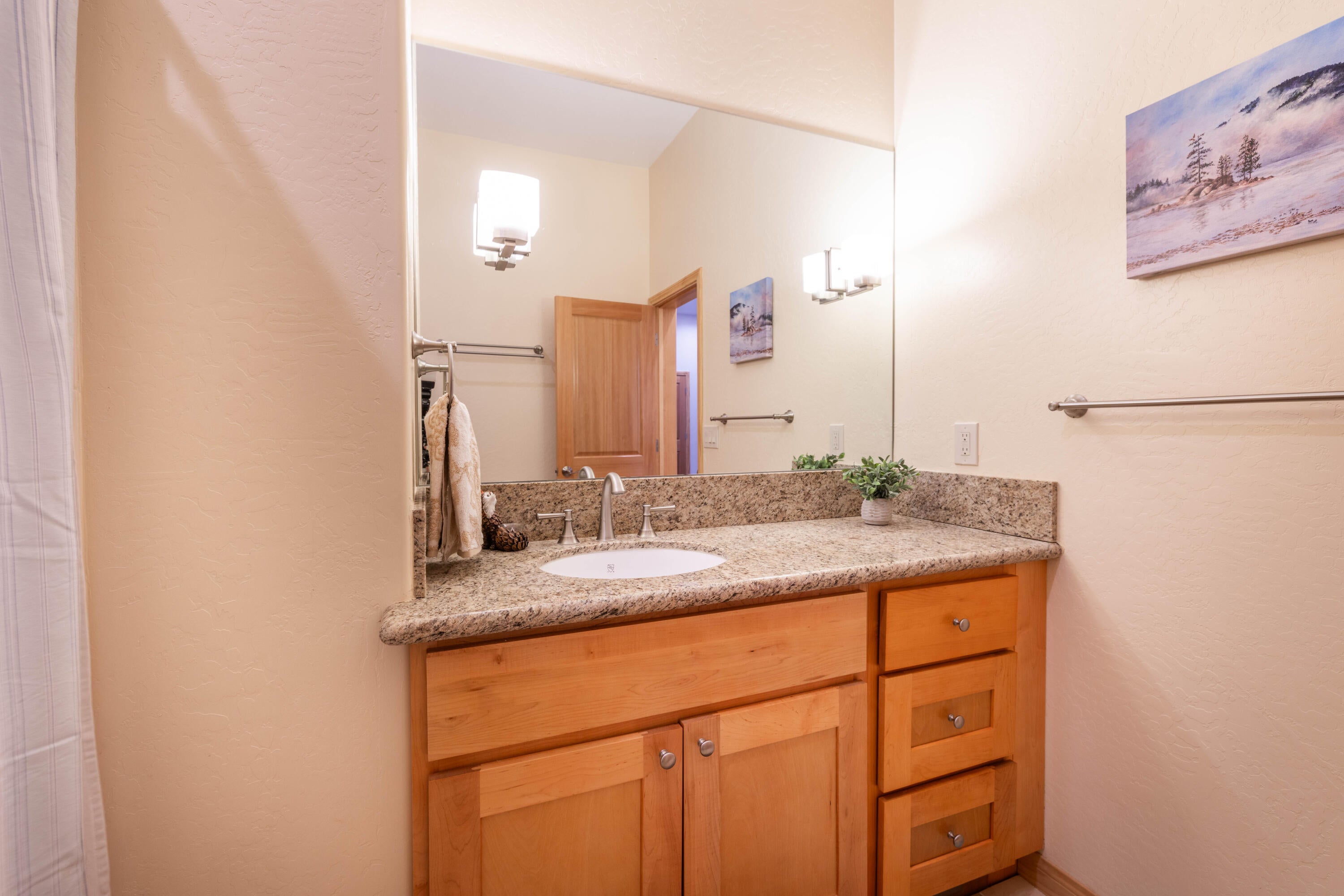 Big Bear Lake, California, 92315, United States, 3 Bedrooms Bedrooms, ,3 BathroomsBathrooms,Residential,Active,1922496