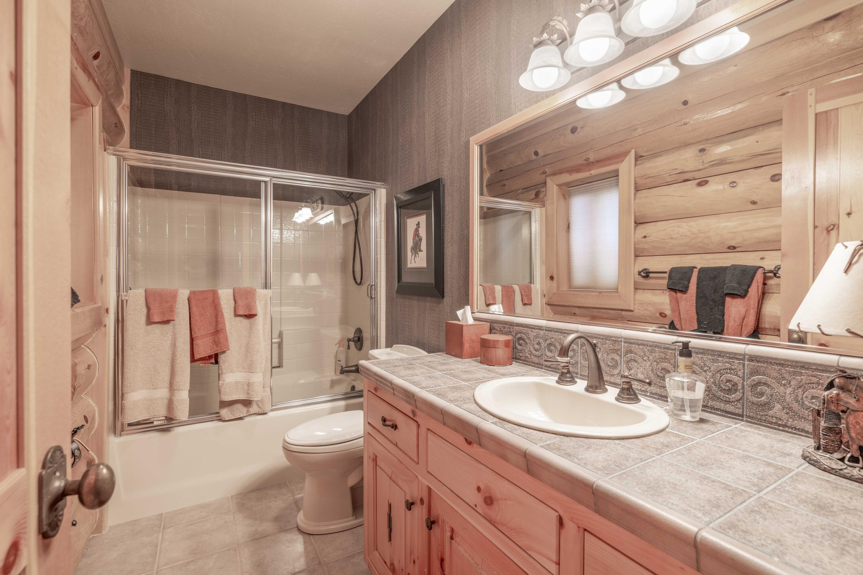 Big Bear Lake, California, 92315, United States, 4 Bedrooms Bedrooms, ,3 BathroomsBathrooms,Residential,Active,1933881