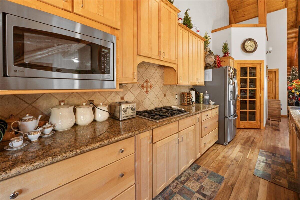 Big Bear City, California, 92314, United States, 3 Bedrooms Bedrooms, ,3 BathroomsBathrooms,Residential,Active,1892441