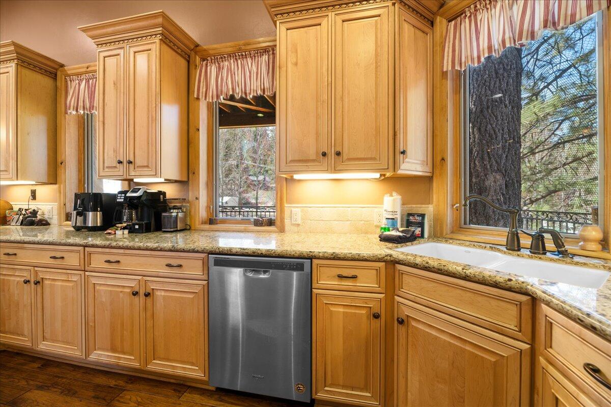 Big Bear Lake, California, 92315, United States, 4 Bedrooms Bedrooms, ,4 BathroomsBathrooms,Residential,Active,1780383