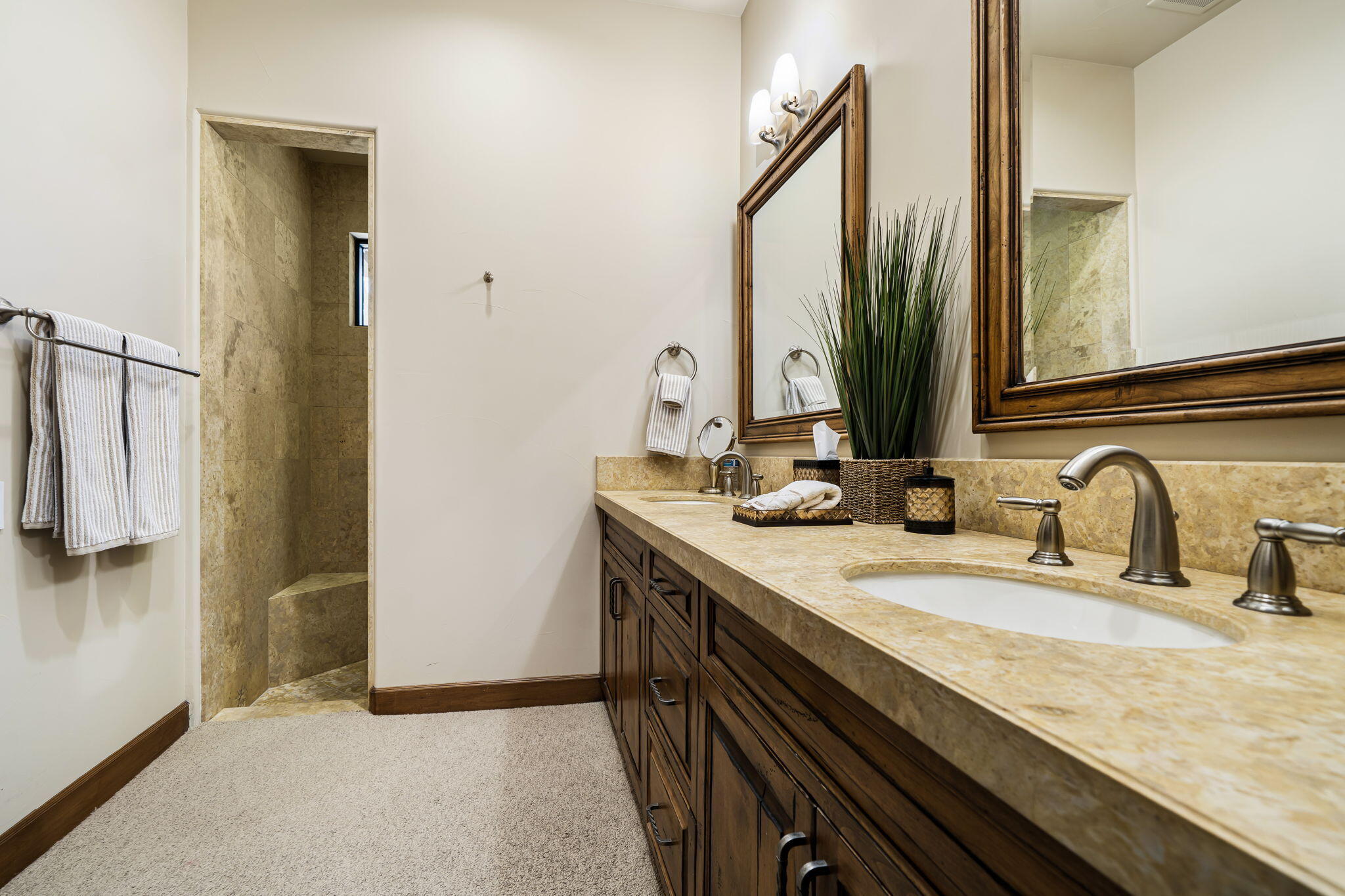 Palm Desert, California, 92260, United States, 4 Bedrooms Bedrooms, ,5 BathroomsBathrooms,Residential,Active,1884877