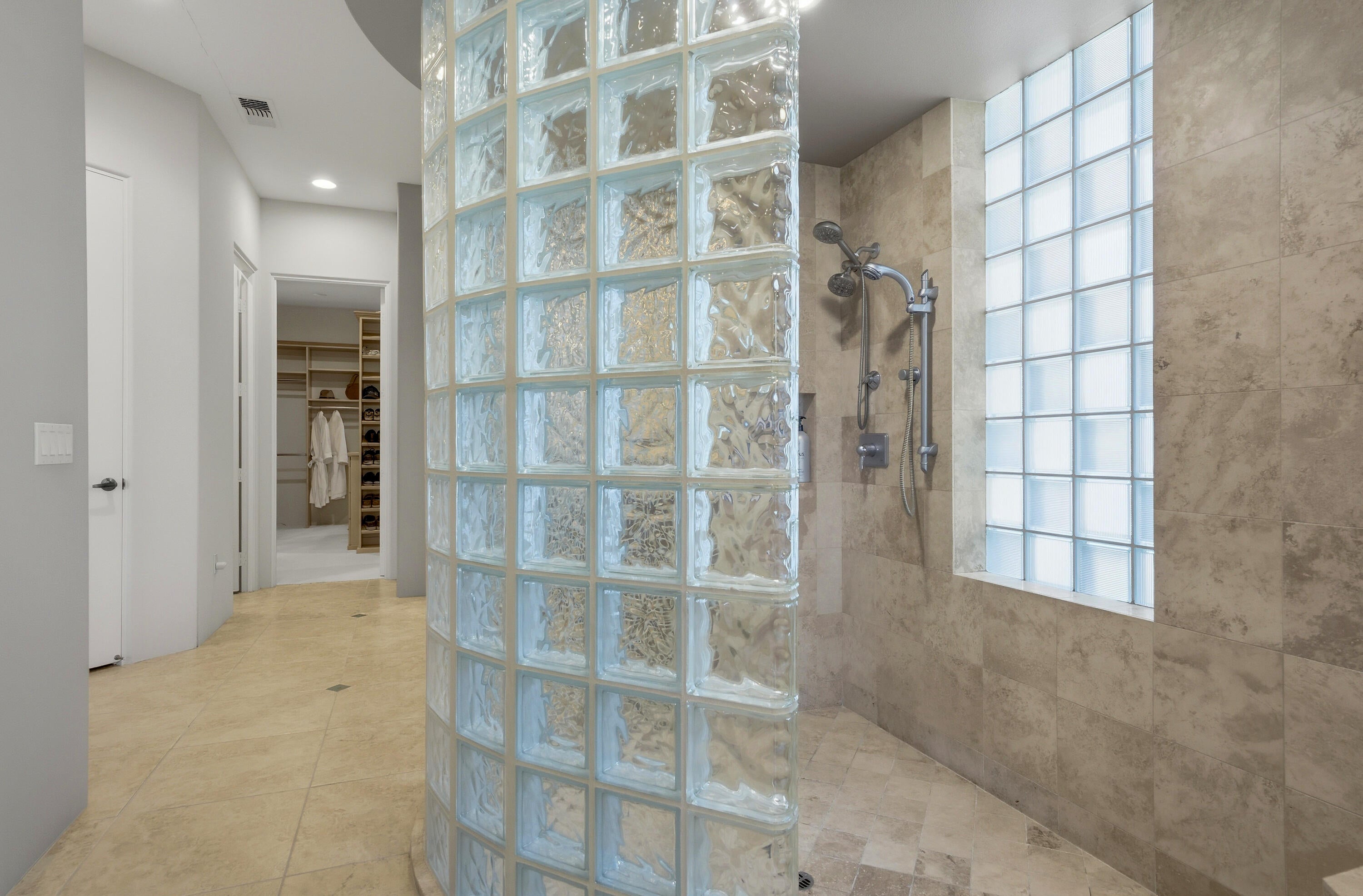 La Quinta, California, 92253, United States, 5 Bedrooms Bedrooms, ,6 BathroomsBathrooms,Residential,Active,2009158