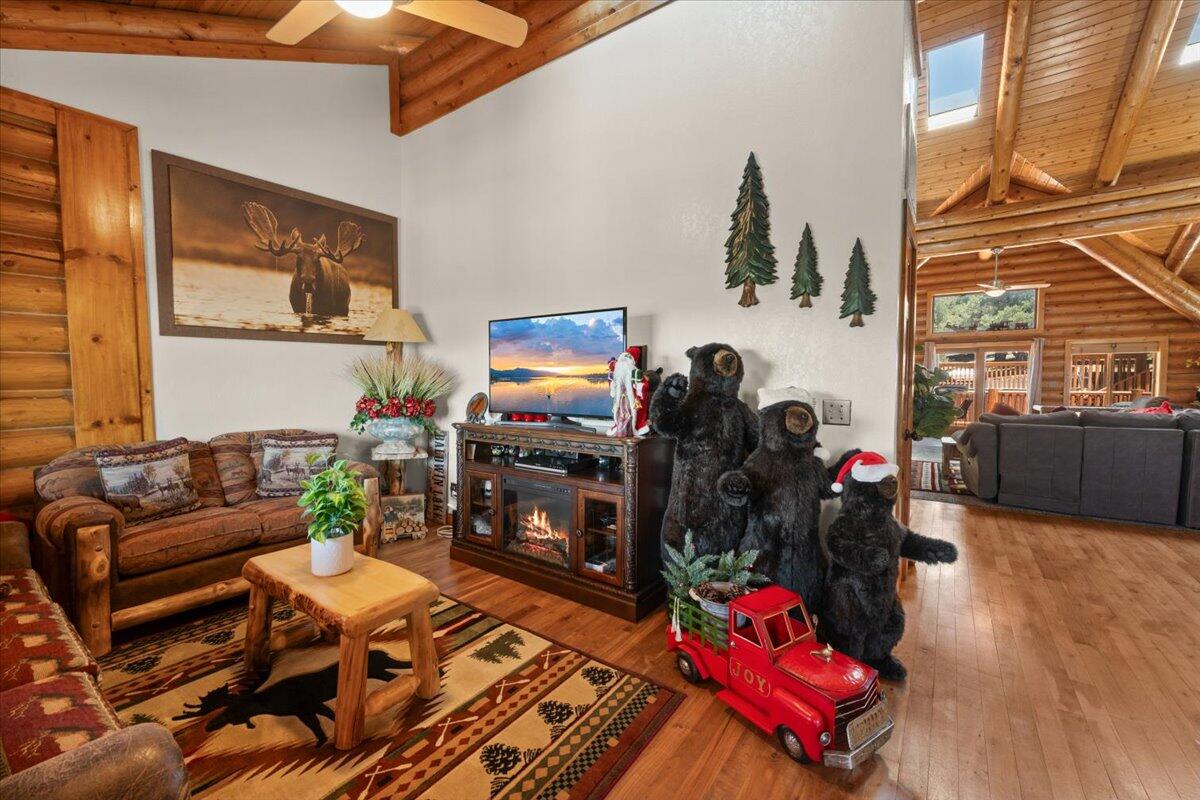 Big Bear City, California, 92314, United States, 3 Bedrooms Bedrooms, ,3 BathroomsBathrooms,Residential,Active,1892441