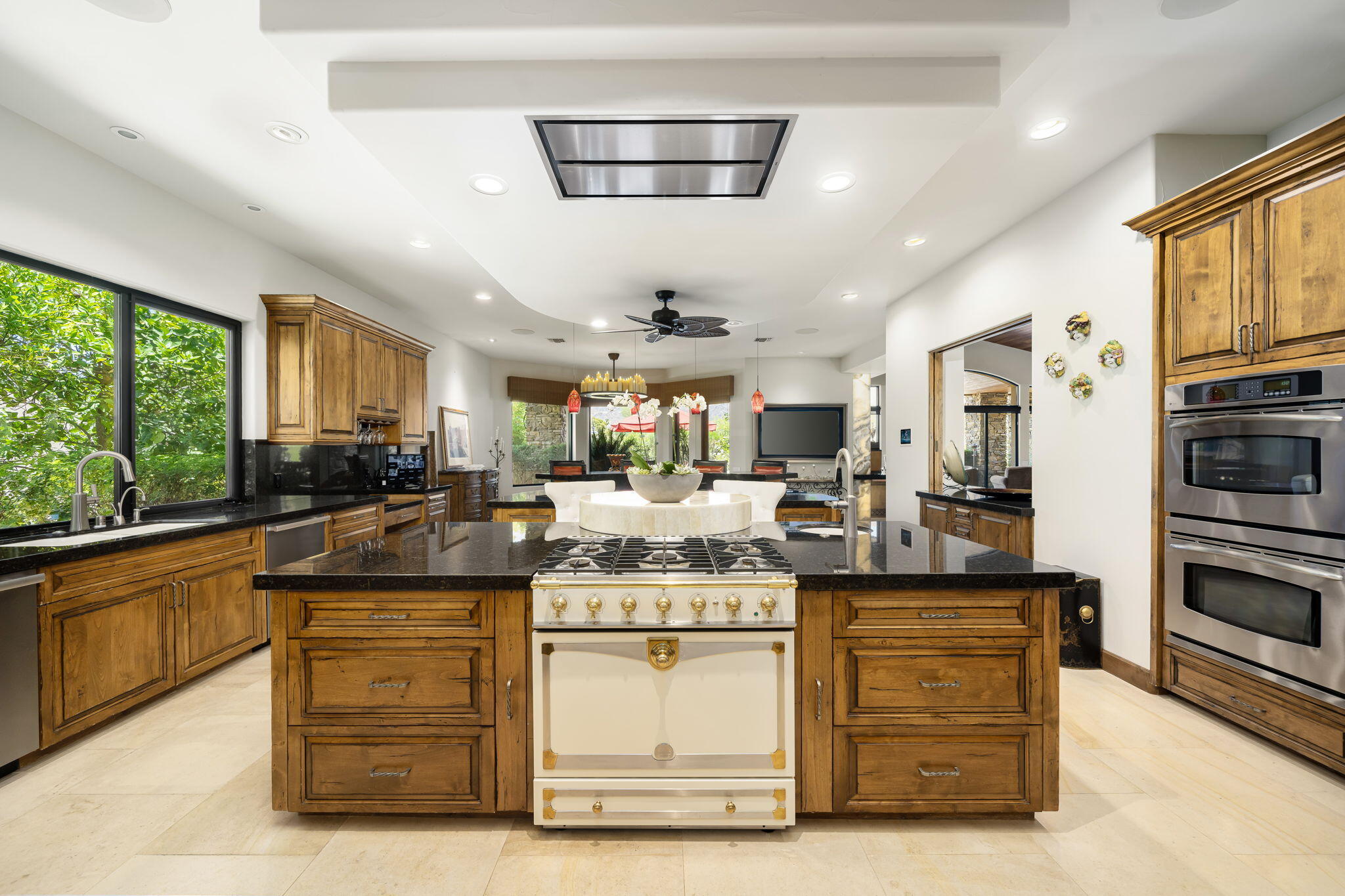 Palm Desert, California, 92260, United States, 4 Bedrooms Bedrooms, ,5 BathroomsBathrooms,Residential,Active,1884877