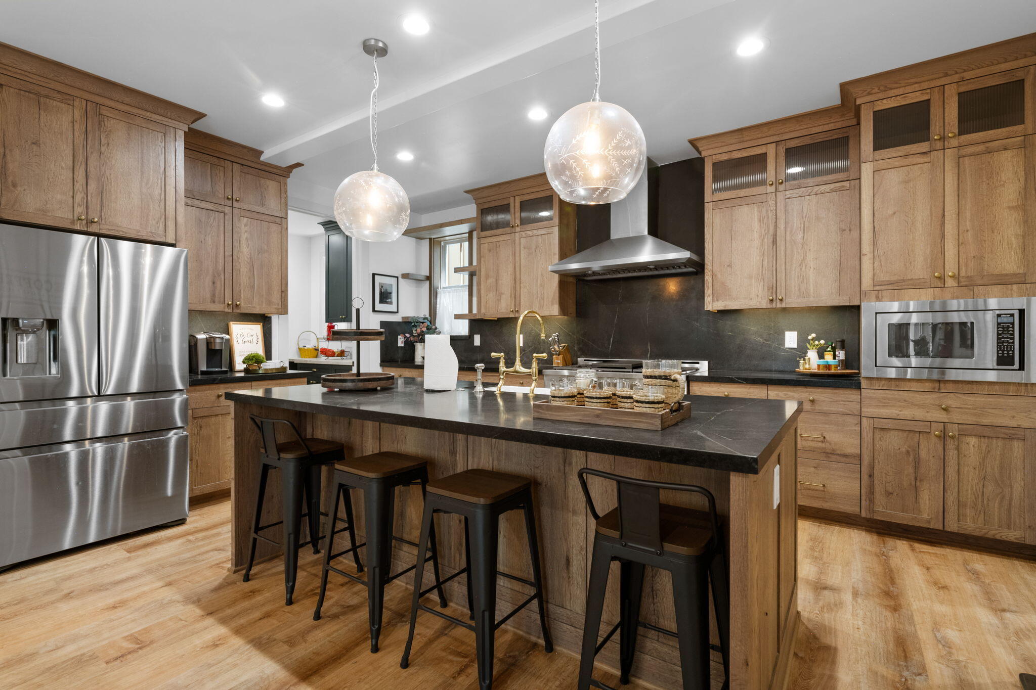 Big Bear Lake, California, 92315, United States, ,4 BathroomsBathrooms,Residential,Active,1841332