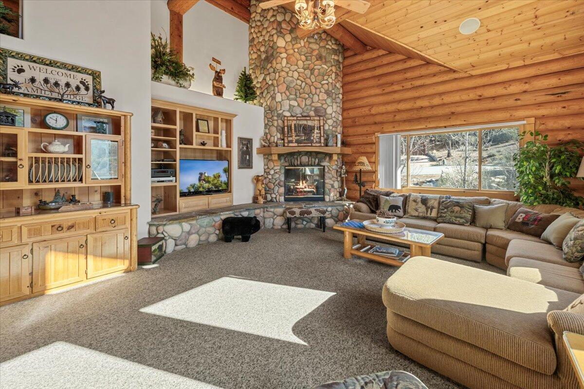 Big Bear Lake, California, 92315, United States, 4 Bedrooms Bedrooms, ,5 BathroomsBathrooms,Residential,Active,2010545