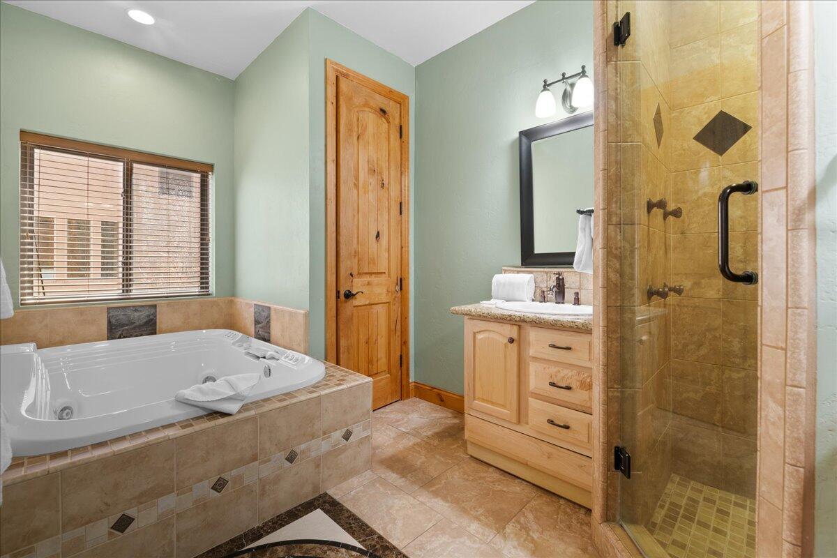 Big Bear Lake, California, 92315, United States, 4 Bedrooms Bedrooms, ,4 BathroomsBathrooms,Residential,Active,1780383