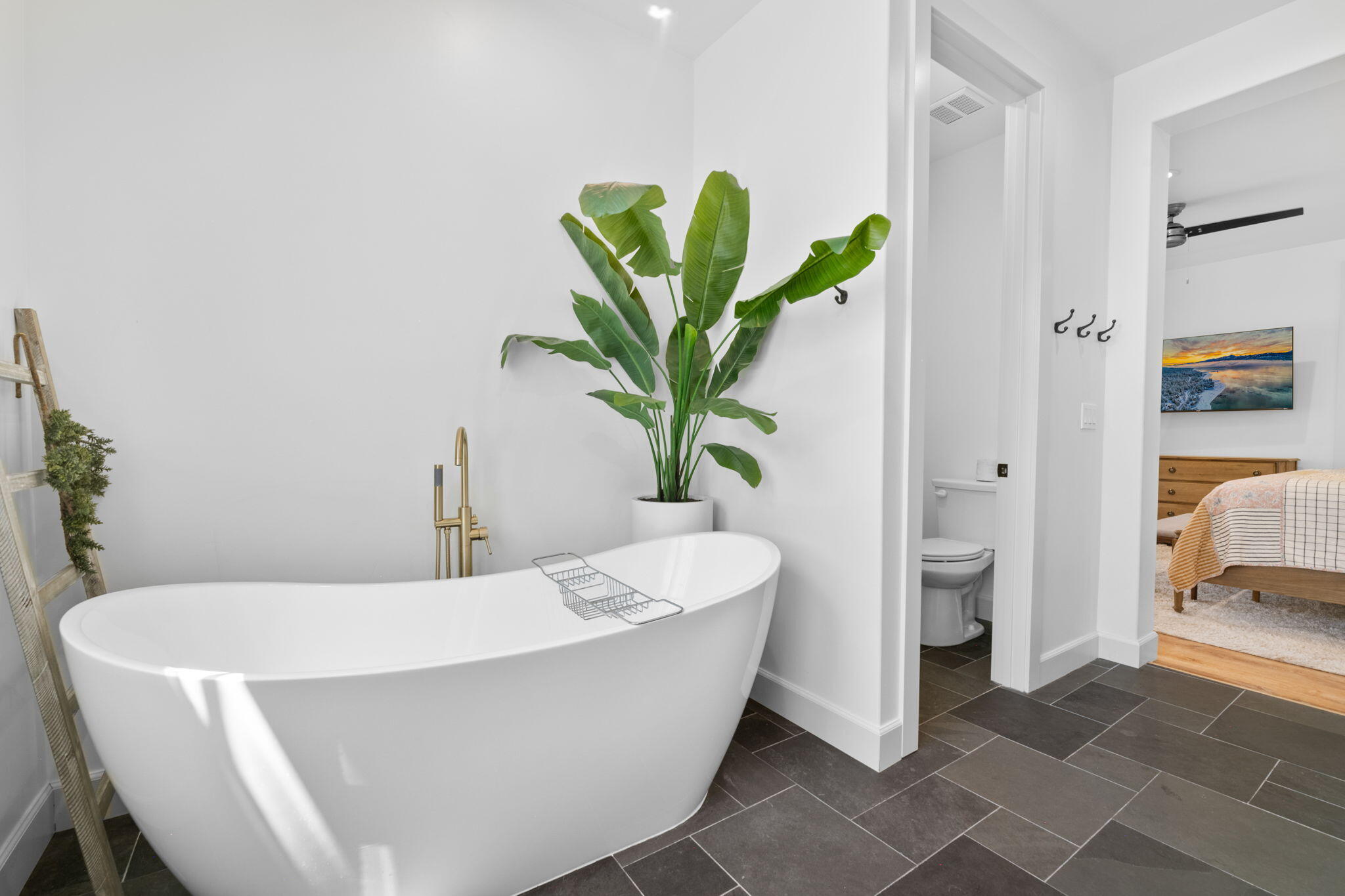 Big Bear Lake, California, 92315, United States, ,4 BathroomsBathrooms,Residential,Active,1841332