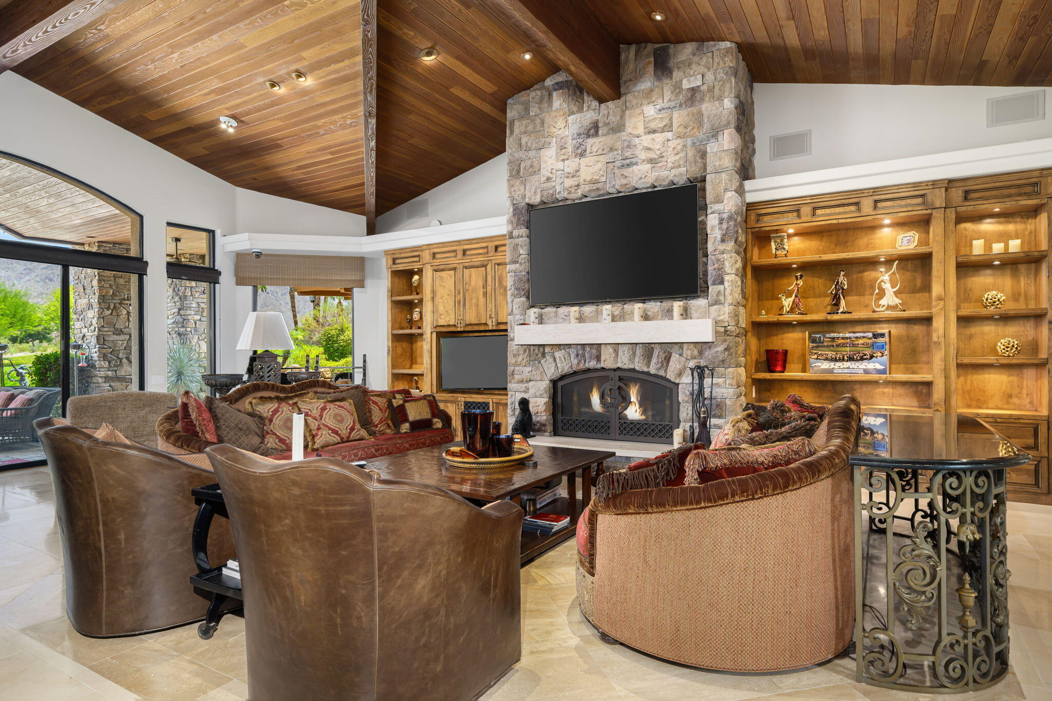 Palm Desert, California, 92260, United States, 4 Bedrooms Bedrooms, ,5 BathroomsBathrooms,Residential,Active,1884877