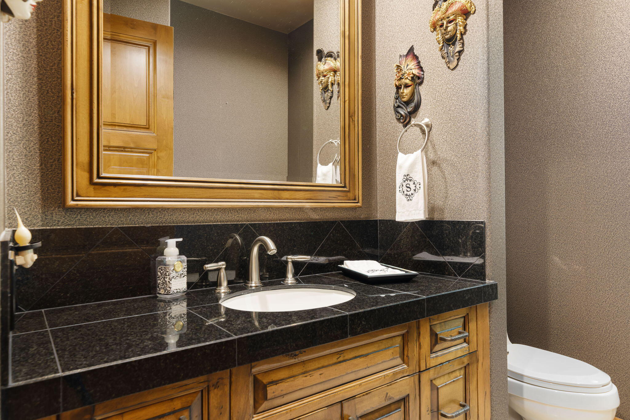 Palm Desert, California, 92260, United States, 4 Bedrooms Bedrooms, ,5 BathroomsBathrooms,Residential,Active,1884877