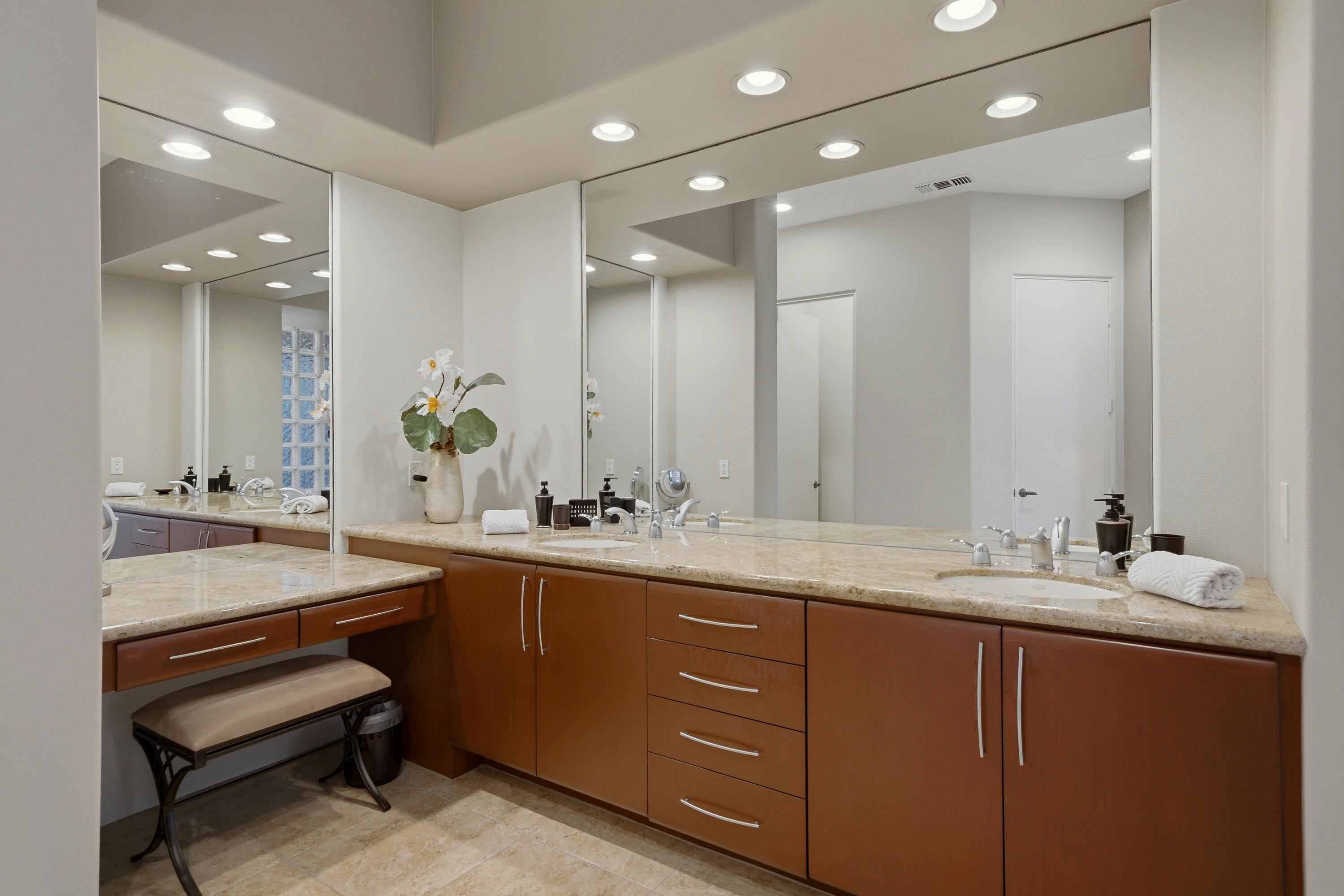 La Quinta, California, 92253, United States, 5 Bedrooms Bedrooms, ,6 BathroomsBathrooms,Residential,Active,2009158