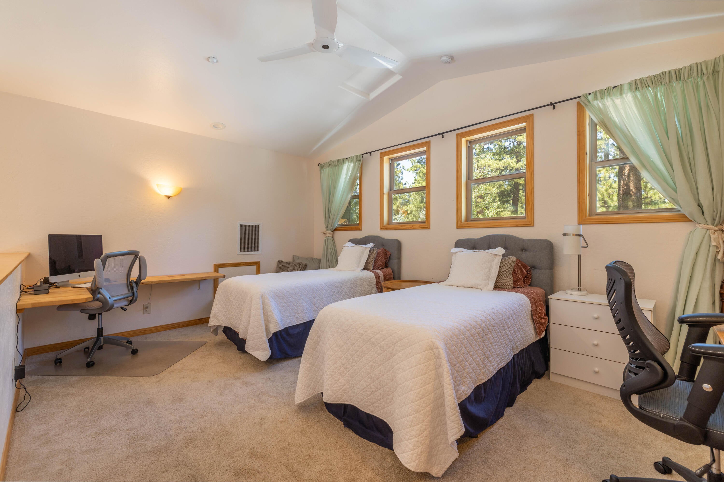 Big Bear Lake, California, 92315, United States, 3 Bedrooms Bedrooms, ,3 BathroomsBathrooms,Residential,Active,1922496