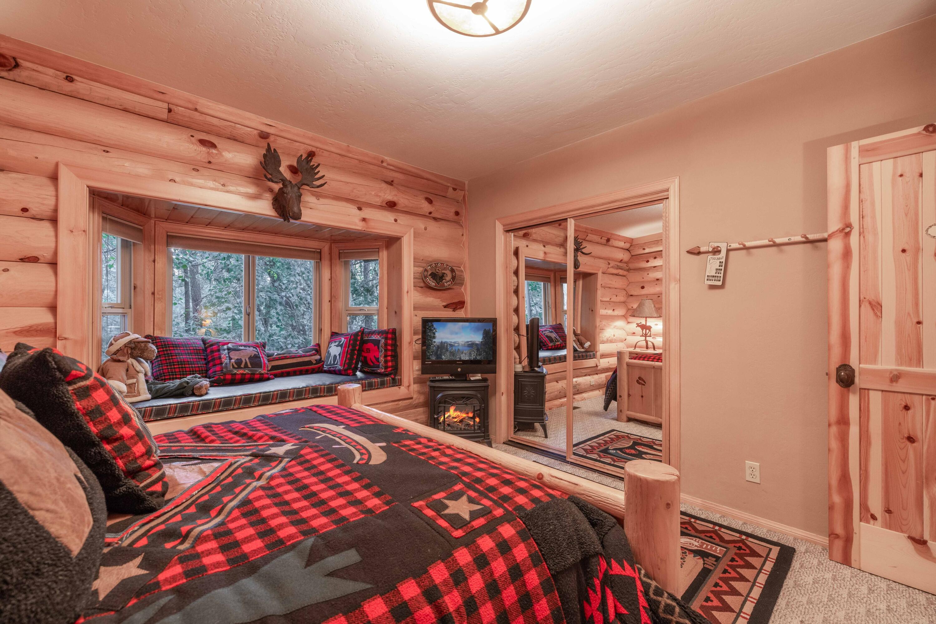 Big Bear Lake, California, 92315, United States, 4 Bedrooms Bedrooms, ,3 BathroomsBathrooms,Residential,Active,1933881