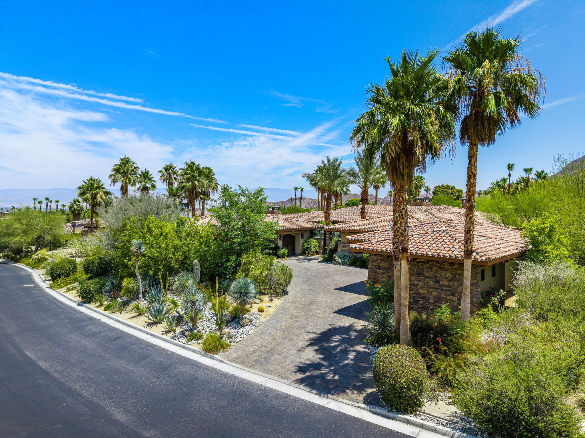 Palm Desert, California, 92260, United States, 4 Bedrooms Bedrooms, ,5 BathroomsBathrooms,Residential,Active,1884877