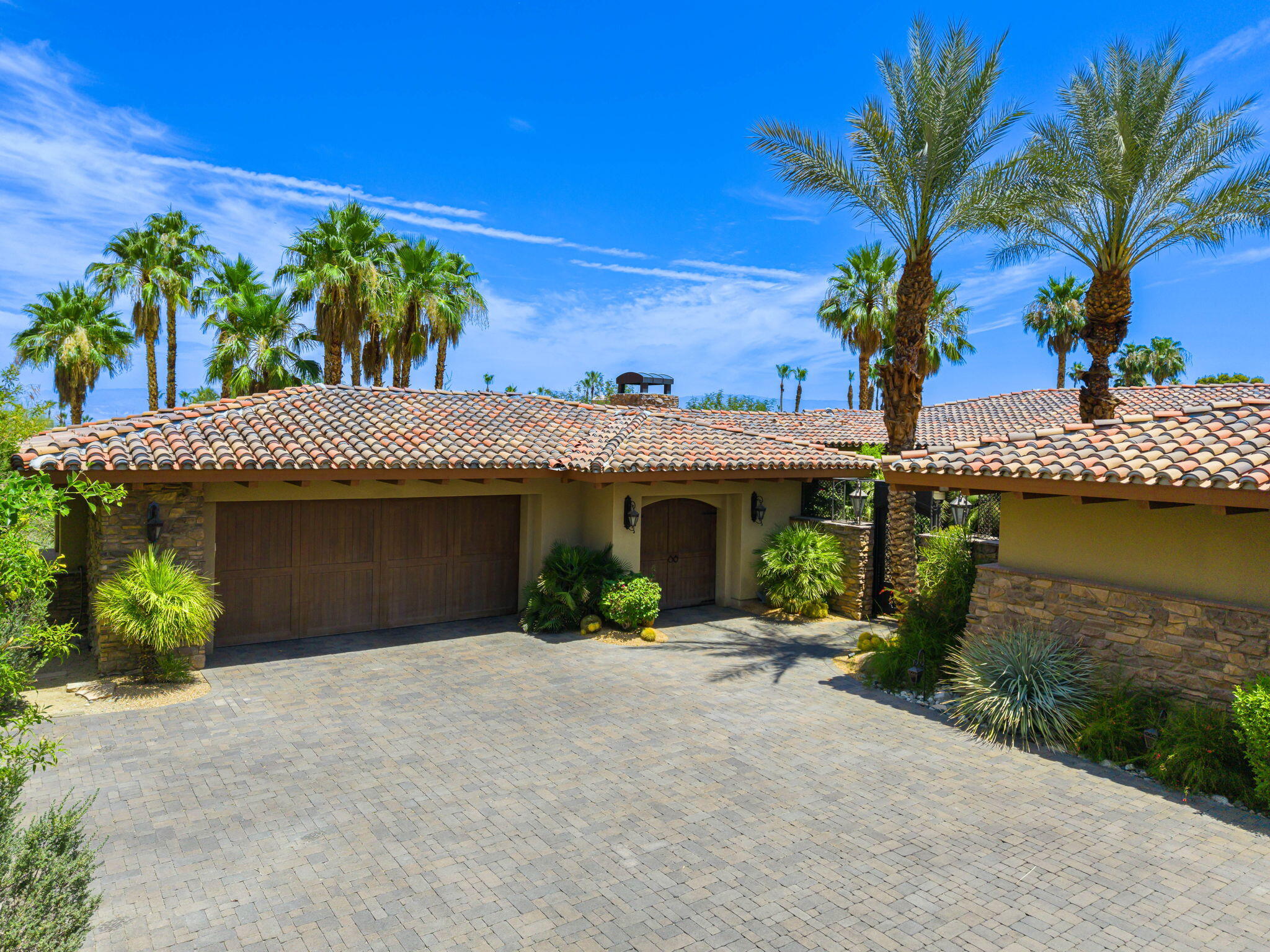 Palm Desert, California, 92260, United States, 4 Bedrooms Bedrooms, ,5 BathroomsBathrooms,Residential,Active,1884877
