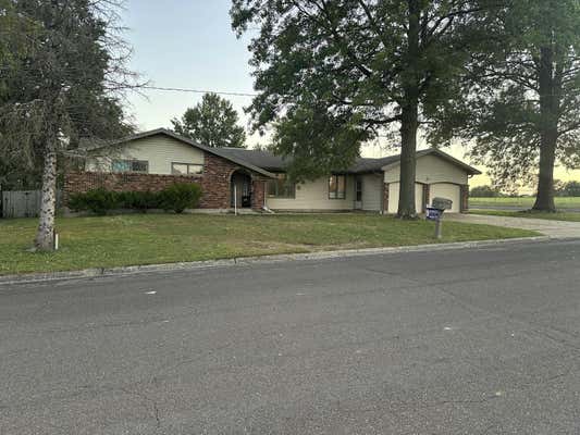 2 E BLACK ST, MARSHALL, MO 65340 - Image 1