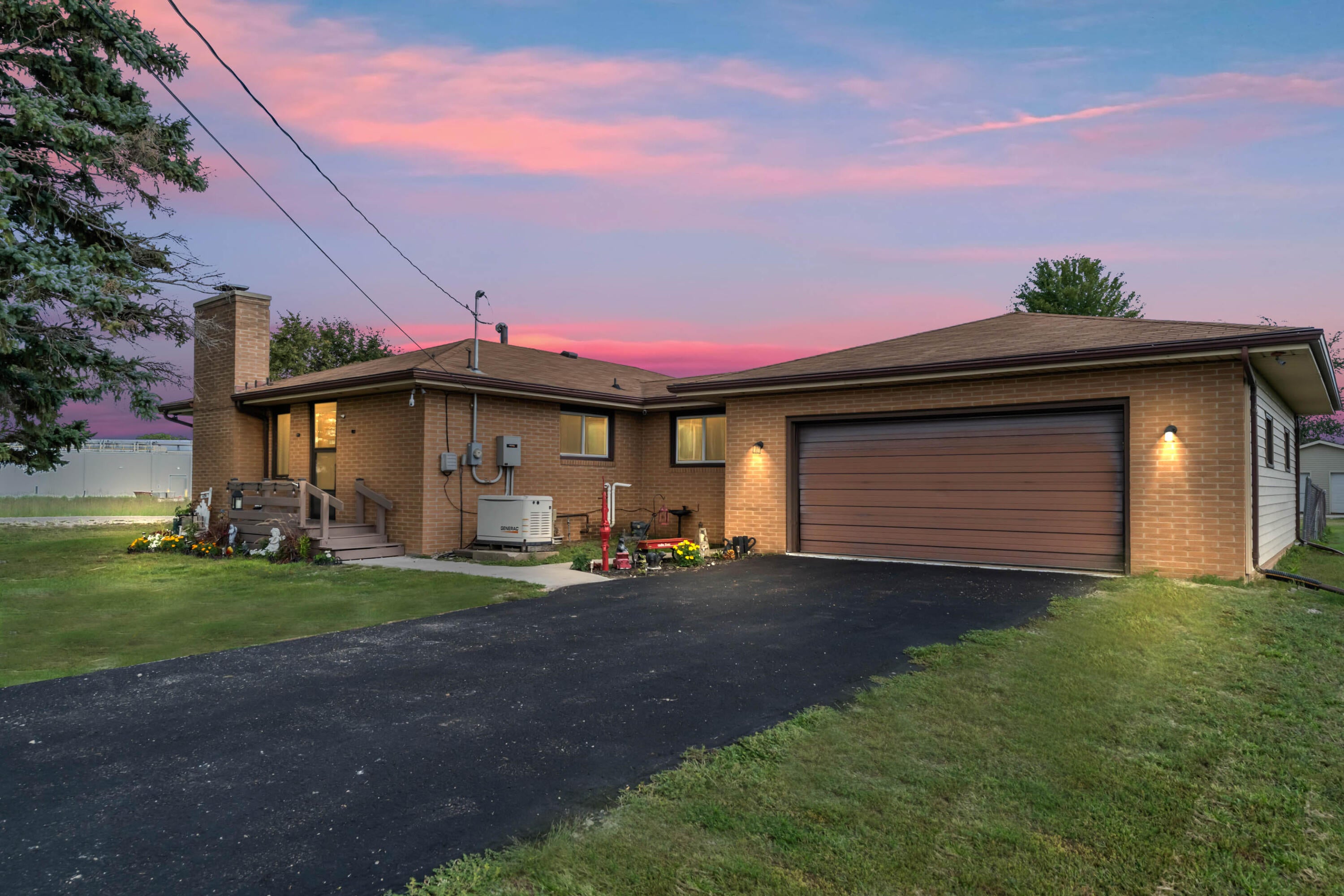 Fort Dodge, Iowa, 50501, United States, 3 Bedrooms Bedrooms, ,3 BathroomsBathrooms,Residential,Active,1941127