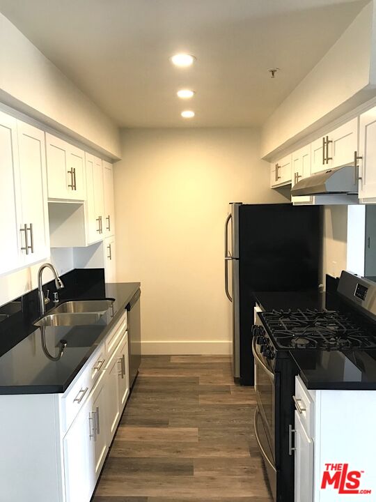 West Hollywood, California, 90069, United States, 40 Bedrooms Bedrooms, ,40 BathroomsBathrooms,Residential,Active,1929919