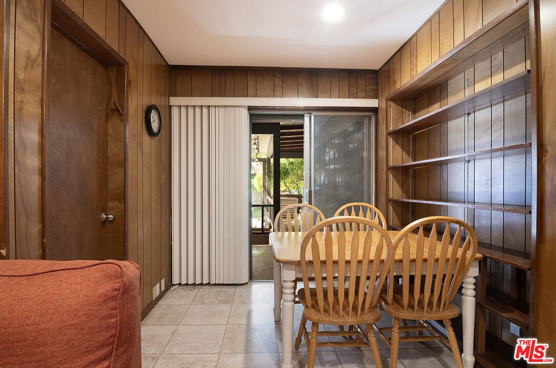 Los Angeles, California, 90035, United States, 4 Bedrooms Bedrooms, ,3 BathroomsBathrooms,Residential,Active,1863328