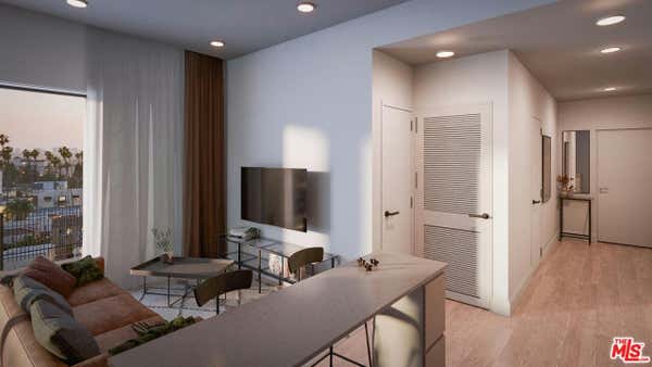 904 S NEW HAMPSHIRE AVE APT 601, LOS ANGELES, CA 90006 - Image 1