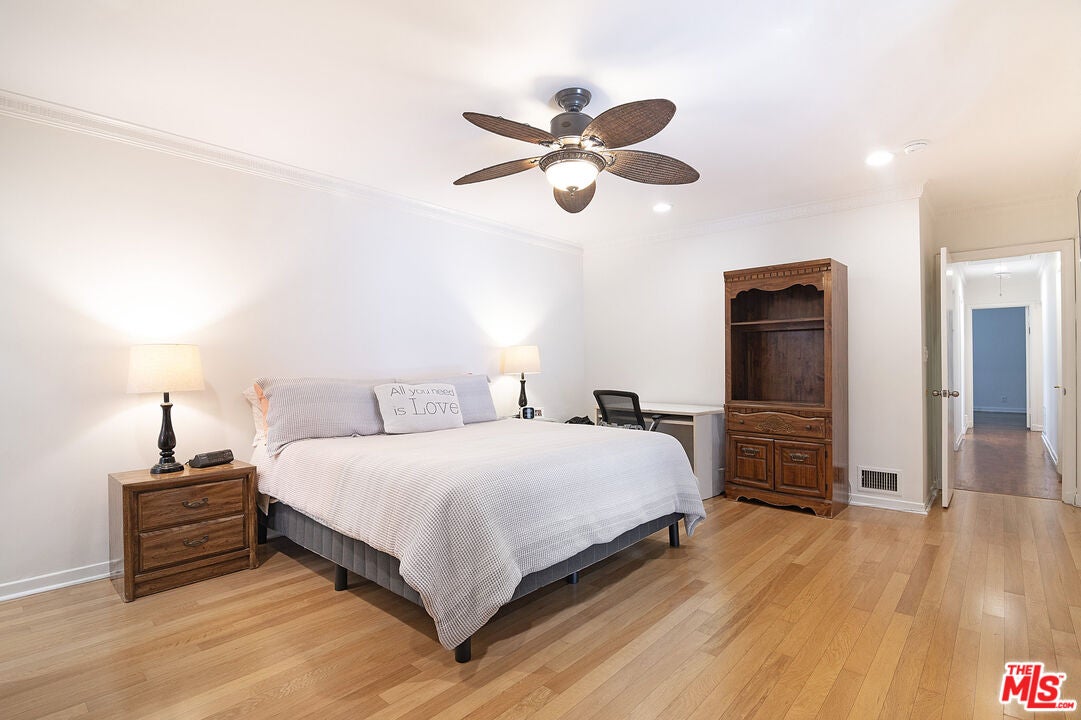 Los Angeles, California, 90035, United States, 4 Bedrooms Bedrooms, ,3 BathroomsBathrooms,Residential,Active,1863328