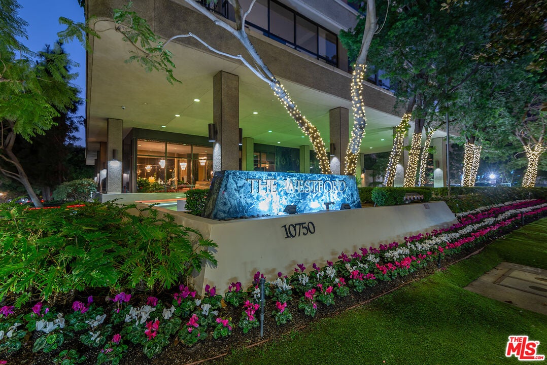 Los Angeles, California, 90024, United States, 3 Bedrooms Bedrooms, ,4 BathroomsBathrooms,Residential,Active,2009848