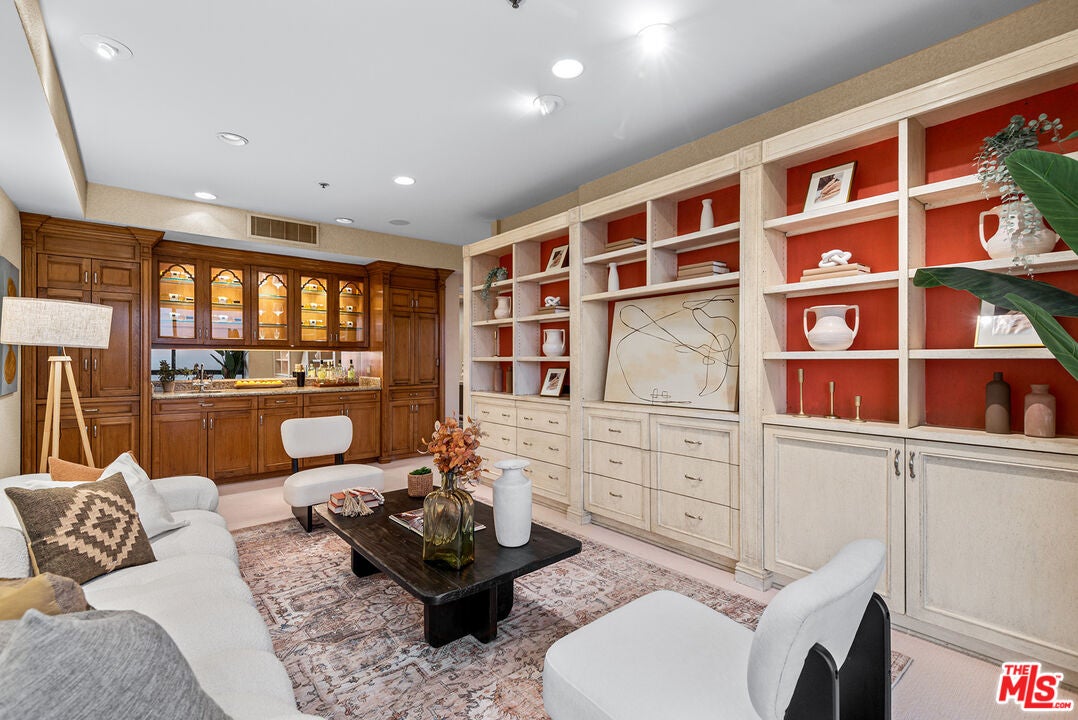 Los Angeles, California, 90024, United States, 3 Bedrooms Bedrooms, ,4 BathroomsBathrooms,Residential,Active,2009848