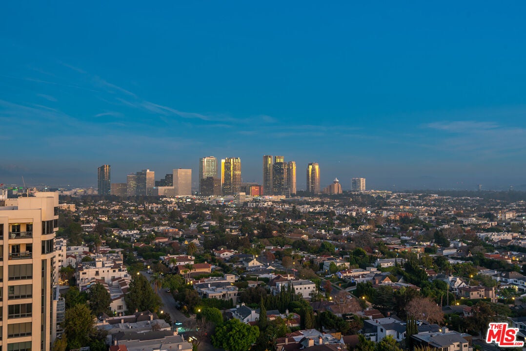 Los Angeles, California, 90024, United States, 3 Bedrooms Bedrooms, ,4 BathroomsBathrooms,Residential,Active,2009848