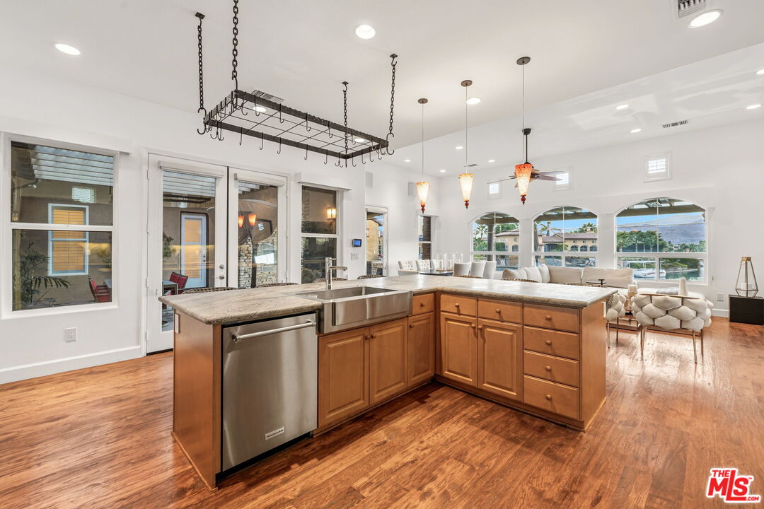 Rancho Mirage, California, 92270, United States, 4 Bedrooms Bedrooms, ,5 BathroomsBathrooms,Residential,Active,2007230