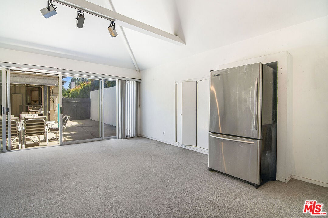 Los Angeles, California, 90035, United States, 4 Bedrooms Bedrooms, ,3 BathroomsBathrooms,Residential,Active,1863328