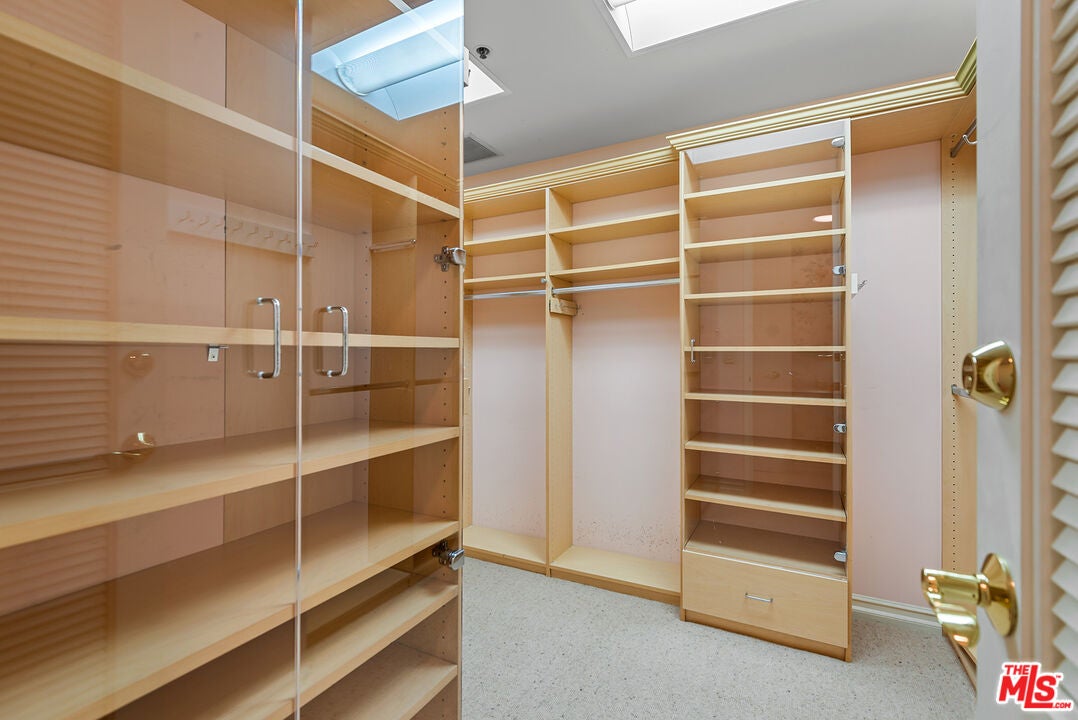 Los Angeles, California, 90024, United States, 3 Bedrooms Bedrooms, ,4 BathroomsBathrooms,Residential,Active,2009848