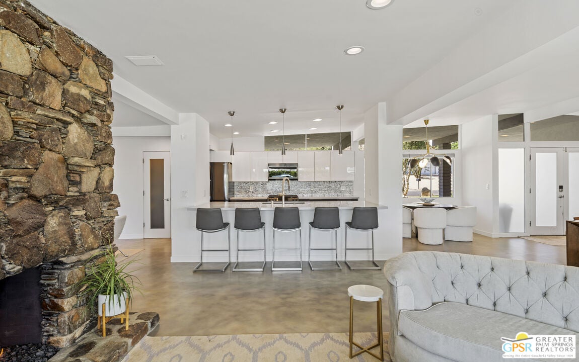 Rancho Mirage, California, 92270, United States, 5 Bedrooms Bedrooms, ,4 BathroomsBathrooms,Residential,Active,2051982