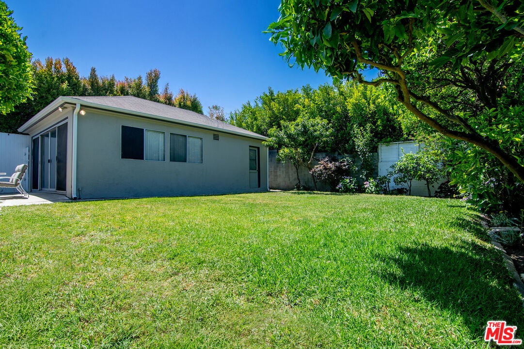 Los Angeles, California, 90035, United States, 4 Bedrooms Bedrooms, ,3 BathroomsBathrooms,Residential,Active,1863328
