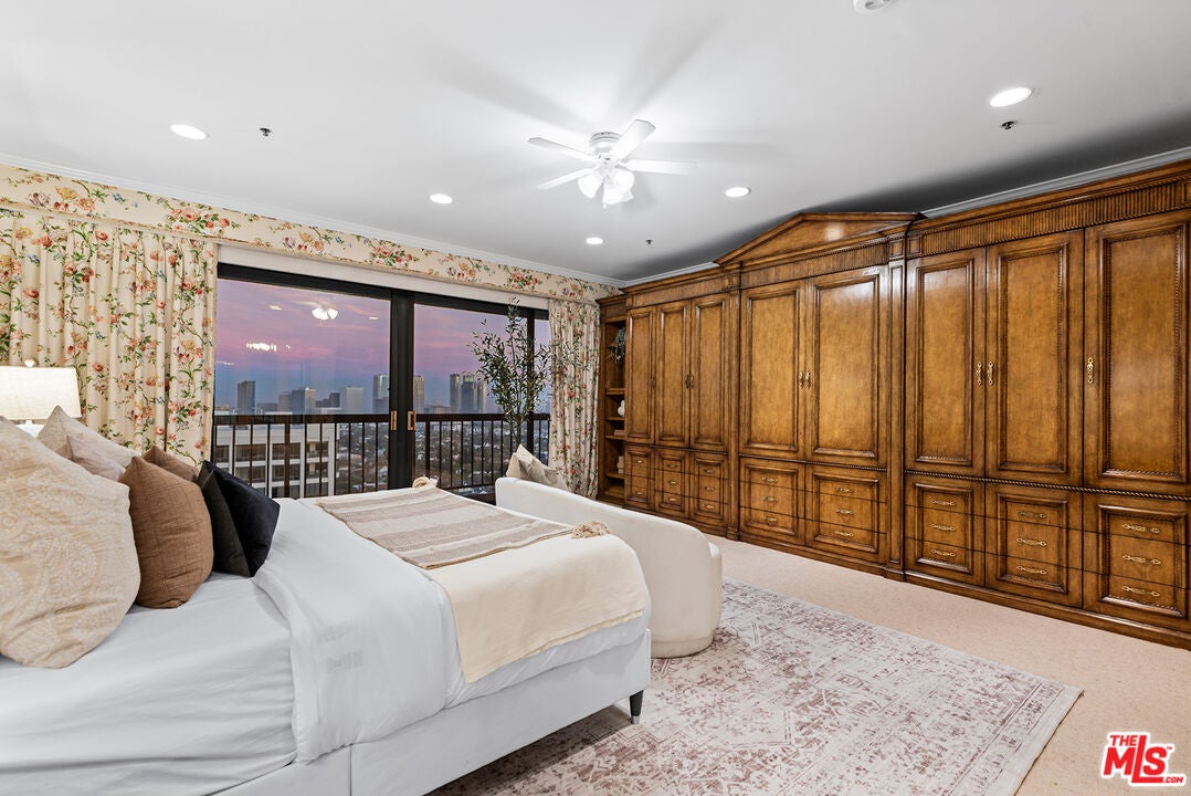 Los Angeles, California, 90024, United States, 3 Bedrooms Bedrooms, ,4 BathroomsBathrooms,Residential,Active,2009848